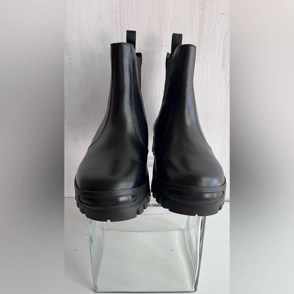 🔴SOLD🔴 THE ROW Greta Lug Sole Winter Chelsea Boot- Black - Picture 10 of 16